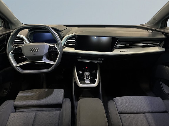 Audi Q4 e-tron 8 of 25