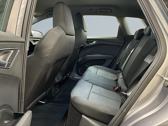 Audi Q4 e-tron 13 of 25