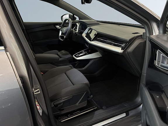 Audi Q4 e-tron 10 of 25