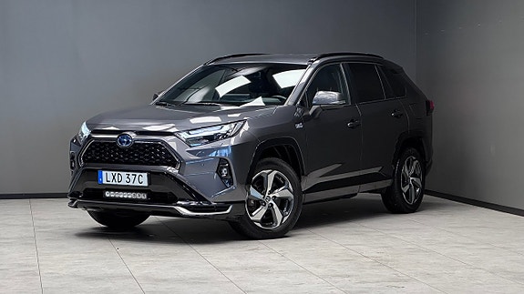 Toyota RAV4 Plug-in Hybrid 16 of 20