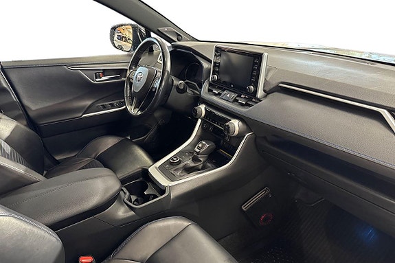 Toyota RAV4 7 of 21