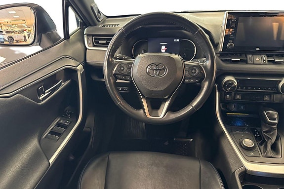 Toyota RAV4 11 of 21
