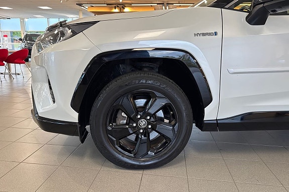Toyota RAV4 17 of 21