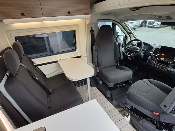 Westfalia Columbus 600D Premium automat, 3 sovplatser, Litium, solcell, dieselvärme 18 of 26