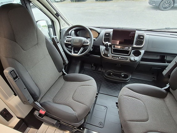 Westfalia Columbus 600D Premium automat, 3 sovplatser, Litium, solcell, dieselvärme 20 of 26