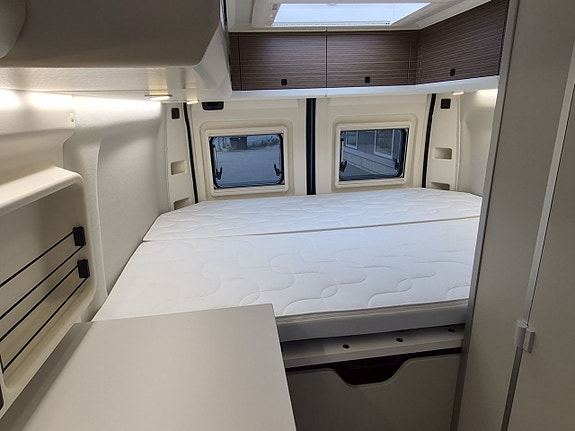 Westfalia Columbus 600D Premium automat, 3 sovplatser, Litium, solcell, dieselvärme 15 of 26