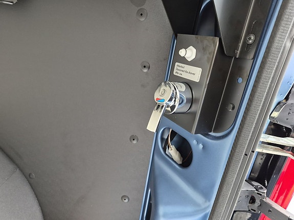 Westfalia Columbus 600D Premium automat, 3 sovplatser, Litium, solcell, dieselvärme 9 of 26