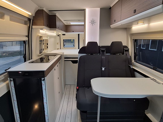 Westfalia Columbus 600D Premium automat, 3 sovplatser, Litium, solcell, dieselvärme 11 of 26