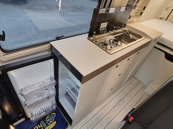 Westfalia Columbus 600D Premium automat, 3 sovplatser, Litium, solcell, dieselvärme 14 of 26