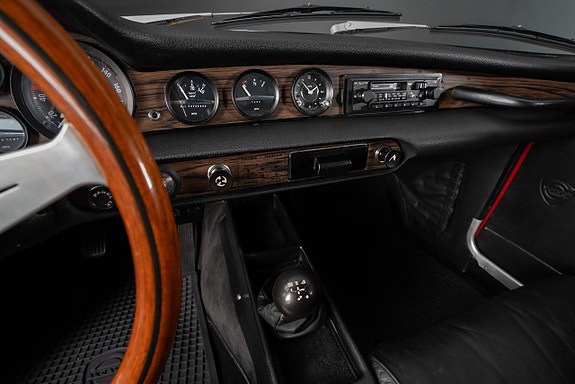 Volvo 1800E 7 of 28