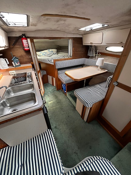 Cruiser Yacht 3060 6 of 11