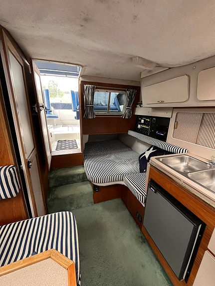 Cruiser Yacht 3060 7 of 11