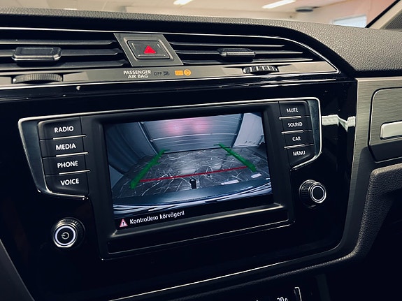 Volkswagen Touran 20 of 27
