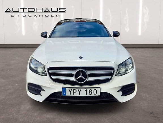 Mercedes-Benz E220 d 2 of 25
