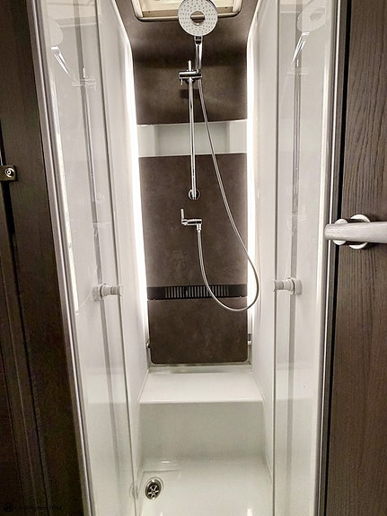 Adria Matrix Supreme 670 SL 15 of 19
