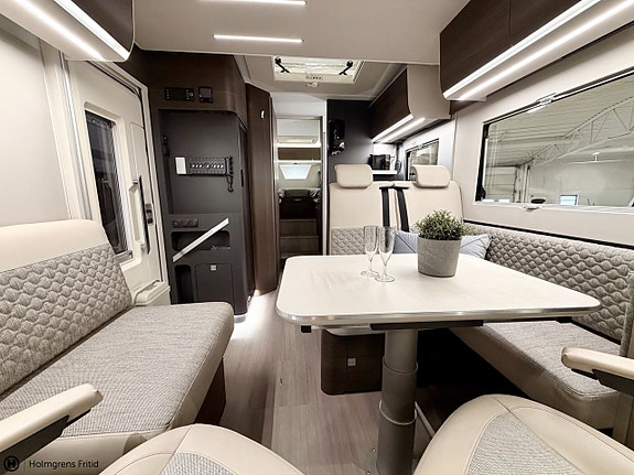 Adria Matrix Supreme 670 SL 2 of 19