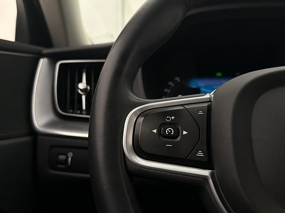 Volvo XC60 15 of 30