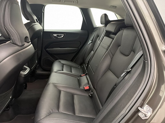 Volvo XC60 30 of 30