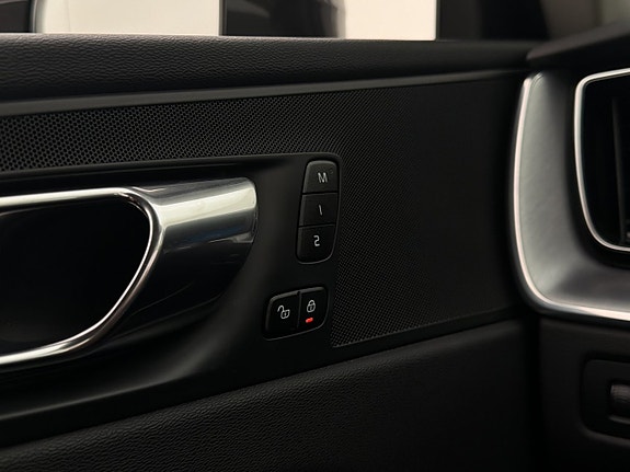 Volvo XC60 14 of 30