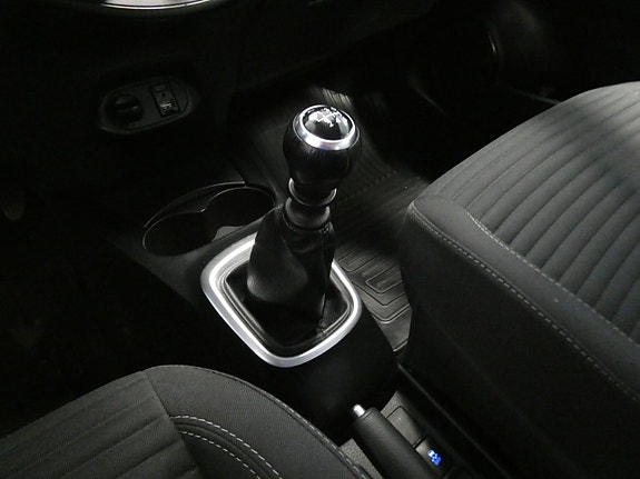 Toyota Yaris 17 of 21