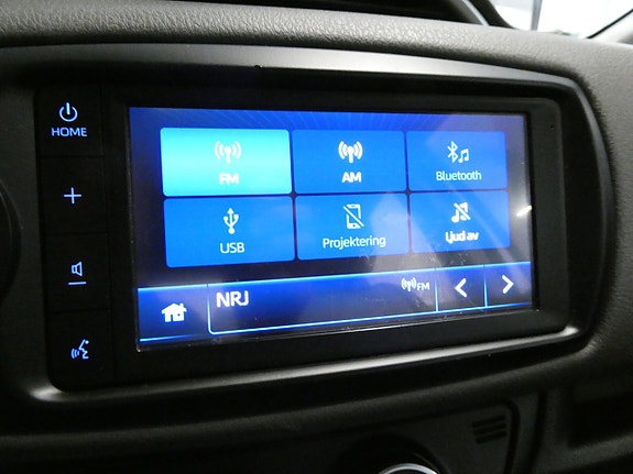 Toyota Yaris 19 of 21