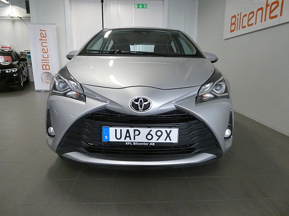 Toyota Yaris 10 of 21