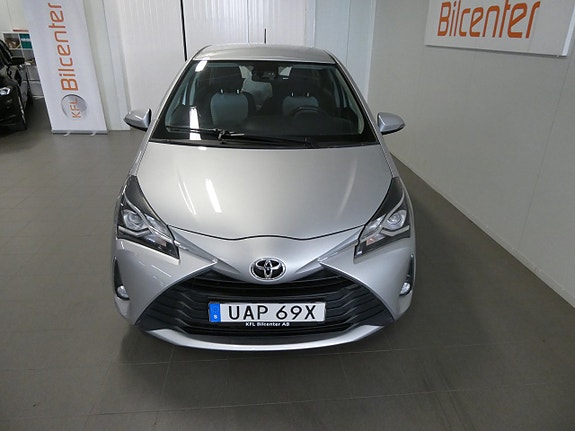 Toyota Yaris 11 of 21