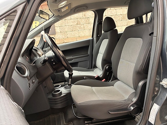 Mitsubishi Colt 17 of 21