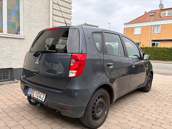 Mitsubishi Colt 10 of 21