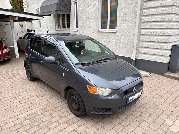 Mitsubishi Colt 4 of 21