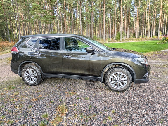 Nissan X-Trail 3 of 9