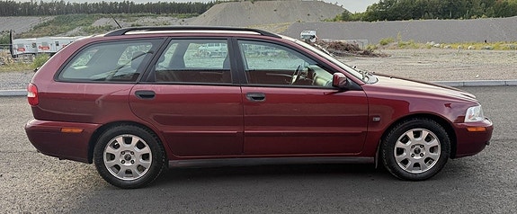 Volvo V40 6 of 27