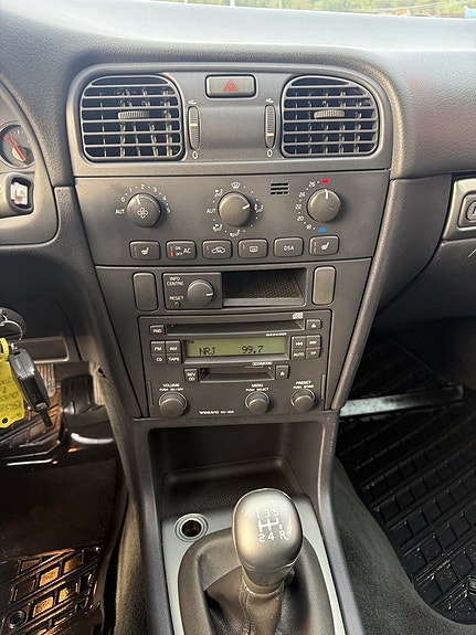 Volvo V40 25 of 27
