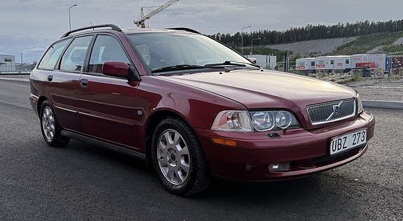 Volvo V40 7 of 27
