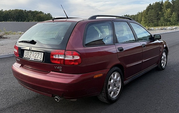 Volvo V40 5 of 27