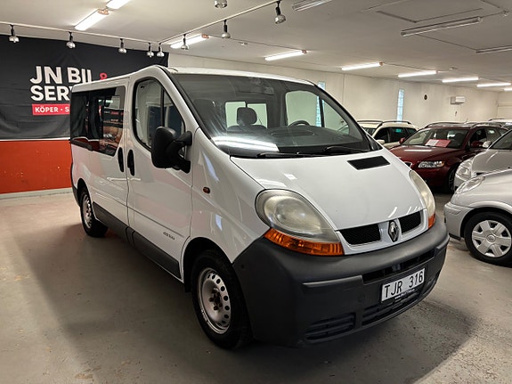 Renault Trafic 2 of 7