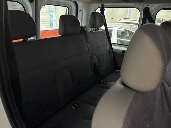 Renault Trafic 7 of 7