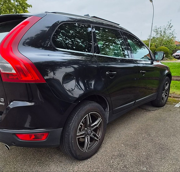 Volvo XC60 4 of 8