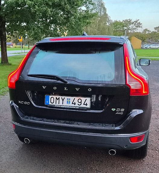 Volvo XC60 2 of 8