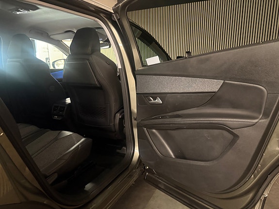 Peugeot 5008 25 of 28