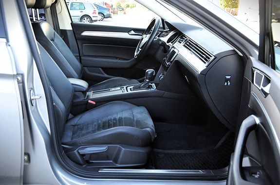 Volkswagen Passat 12 of 26