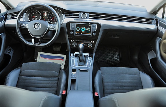 Volkswagen Passat 8 of 26