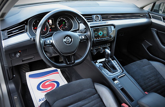 Volkswagen Passat 7 of 26