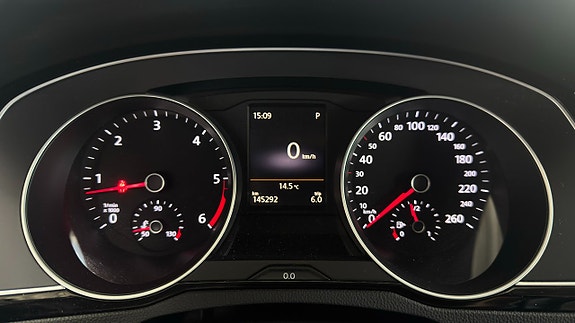 Volkswagen Passat 11 of 26
