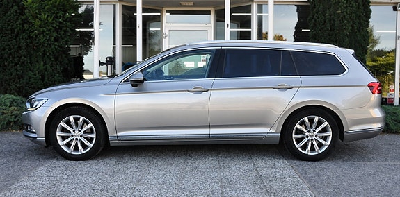 Volkswagen Passat 3 of 26