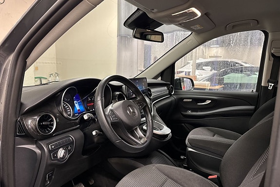Mercedes-Benz V220 5 of 23