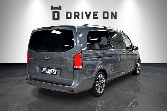 Mercedes-Benz V220 4 of 23
