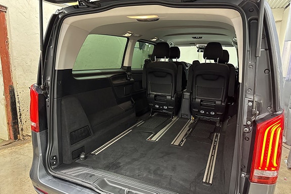 Mercedes-Benz V220 11 of 23