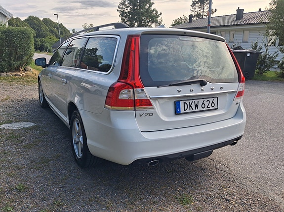 Volvo V70 3 of 8