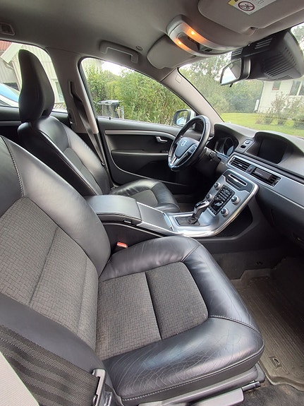 Volvo V70 6 of 8
